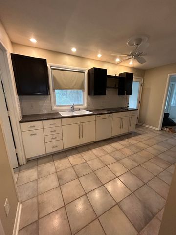 7585 Skipper Lane, Tallahassee, FL 32317