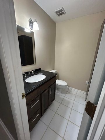 7585 Skipper Lane, Tallahassee, FL 32317