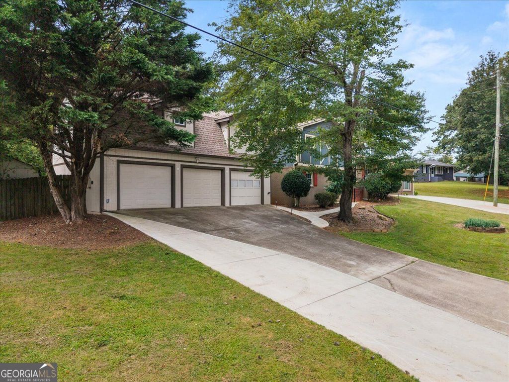 6054 Dogwood Circle, Buford, GA 30518 — photo 3