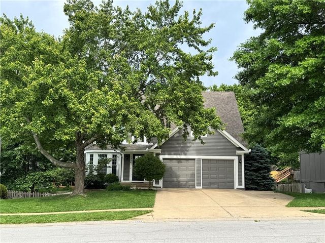 1334 N Anne Shirley Drive, Olathe, KS 66061