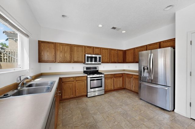 10224 CRISTALINO Road SW, Albuquerque, NM 87121