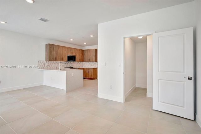 129 SW 171st Way, Pembroke Pines, FL 33027