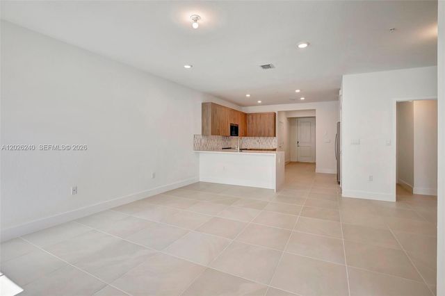129 SW 171st Way, Pembroke Pines, FL 33027