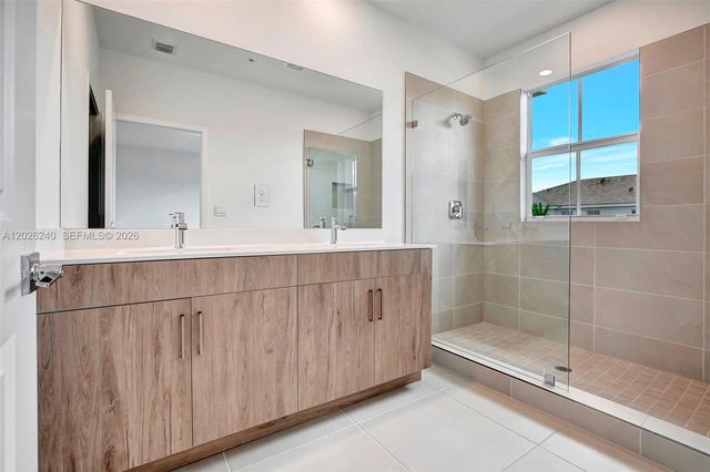 129 SW 171st Way, Pembroke Pines, FL 33027