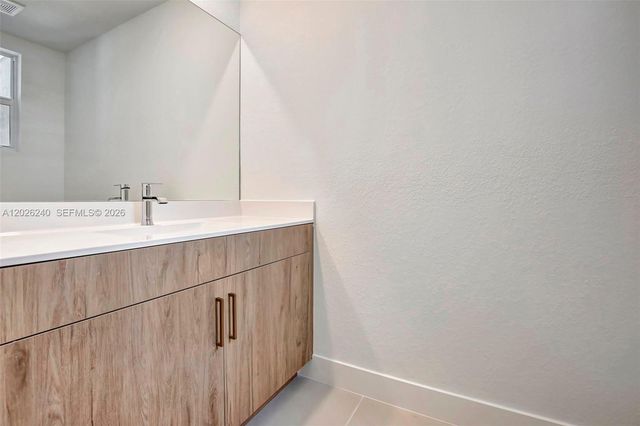 129 SW 171st Way, Pembroke Pines, FL 33027