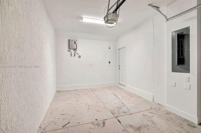 129 SW 171st Way, Pembroke Pines, FL 33027