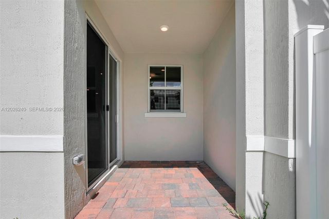 129 SW 171st Way, Pembroke Pines, FL 33027
