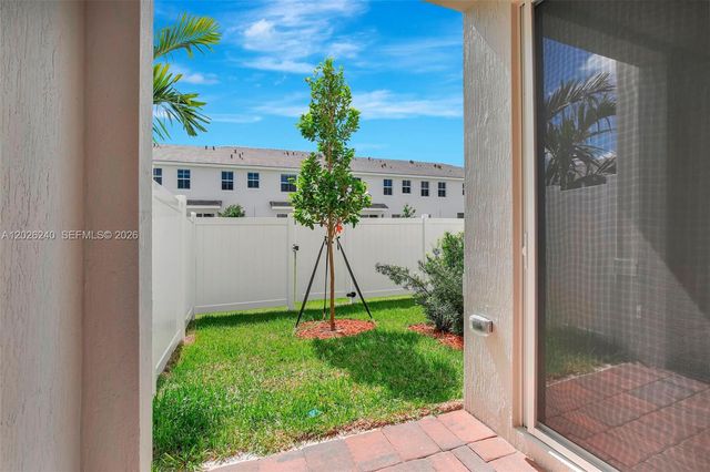 129 SW 171st Way, Pembroke Pines, FL 33027
