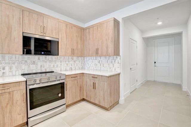 129 SW 171st Way, Pembroke Pines, FL 33027