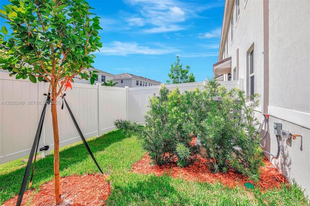 129 SW 171st Way, Pembroke Pines, FL 33027