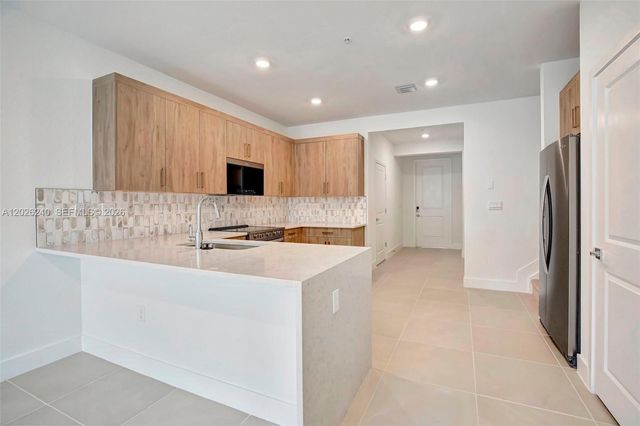 129 SW 171st Way, Pembroke Pines, FL 33027