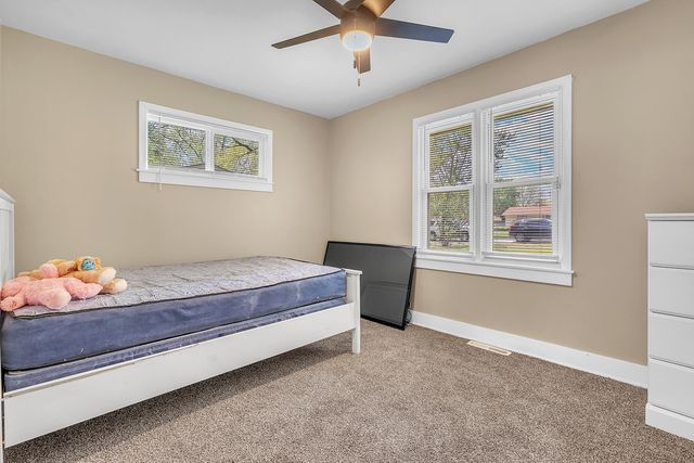 922 Hayes Street, Crown Point, IN 46307
