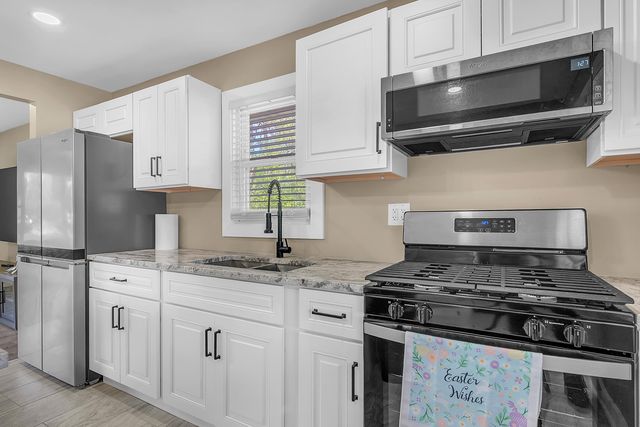 922 Hayes Street, Crown Point, IN 46307