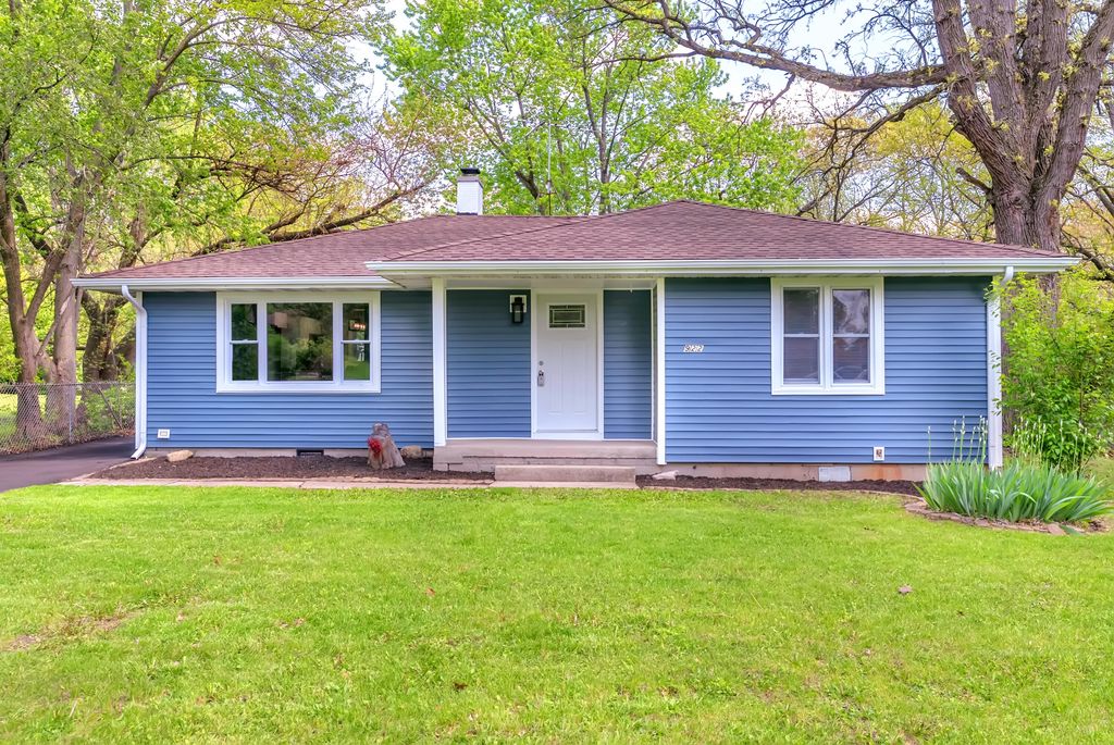 922 Hayes Street, Crown Point, IN 46307