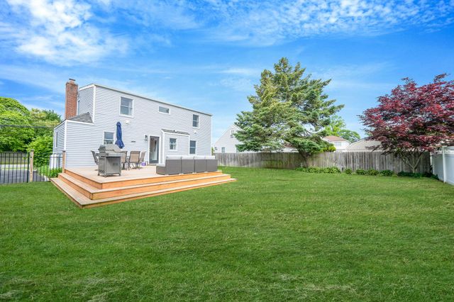 234 6th Avenue, West Babylon, NY 11704
