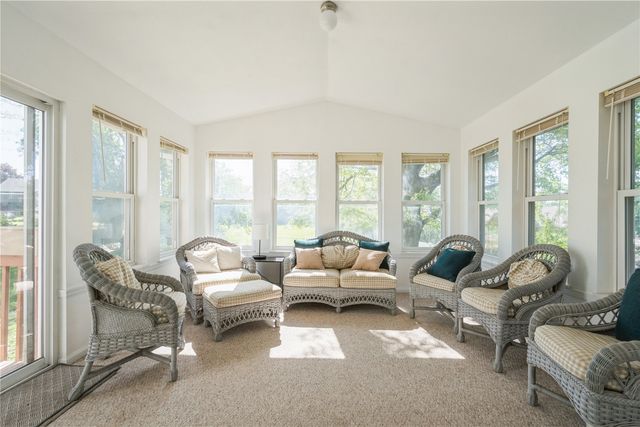 109 Sand Ln NW, Cedar Rapids, IA 52405