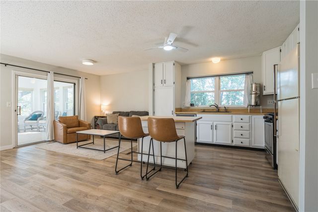 109 Sand Ln NW, Cedar Rapids, IA 52405