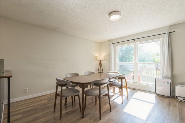 109 Sand Ln NW, Cedar Rapids, IA 52405
