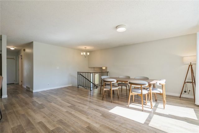 109 Sand Ln NW, Cedar Rapids, IA 52405