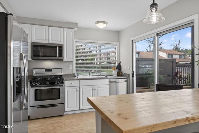 25702 Vista Fairways Drive, Valencia, CA 91355