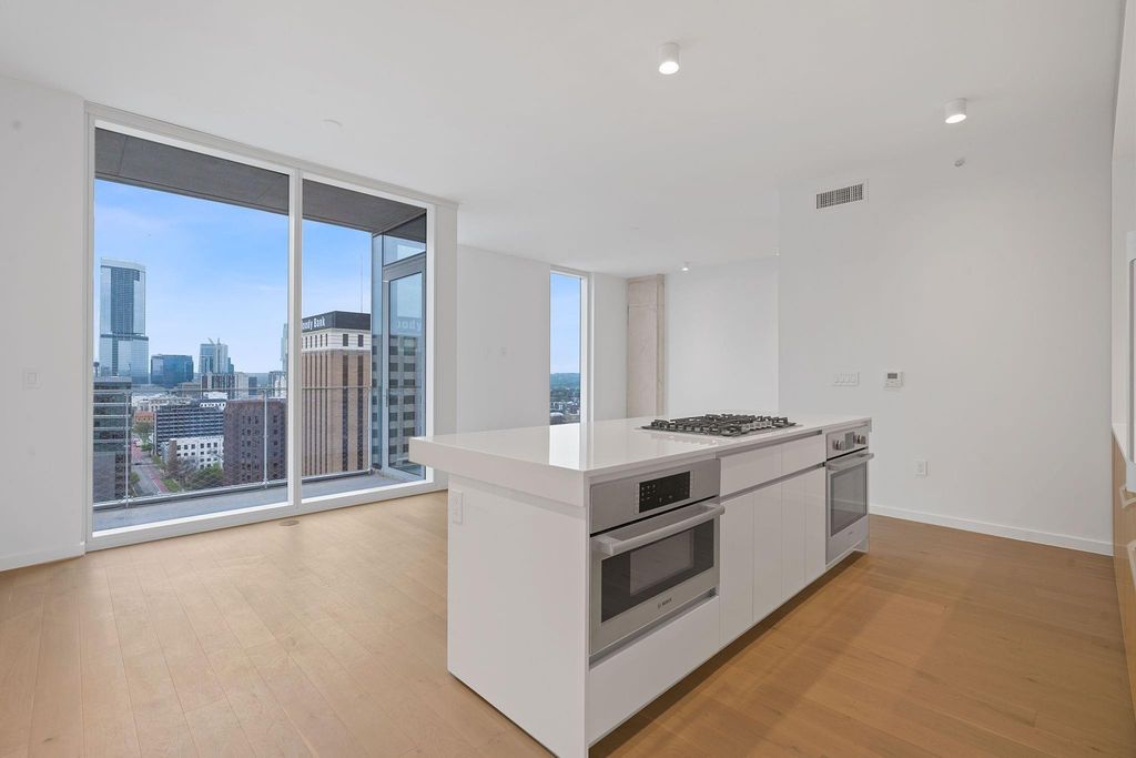 313 W 17th ST 1206, Austin, TX 78701