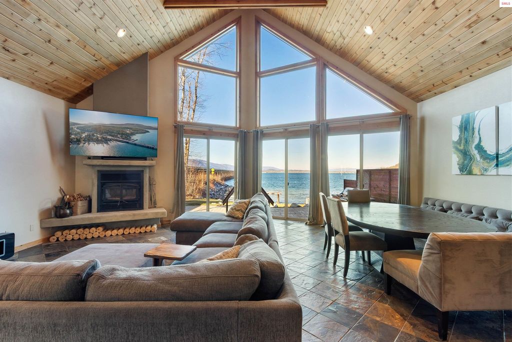 23 Lakewood Avenue, Sagle, ID 83860