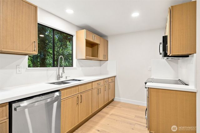 25529 SE 159th Street, Issaquah, WA 98027