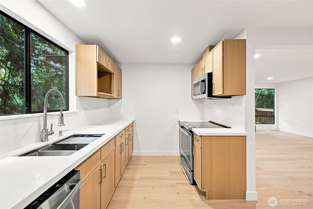 25529 SE 159th Street, Issaquah, WA 98027