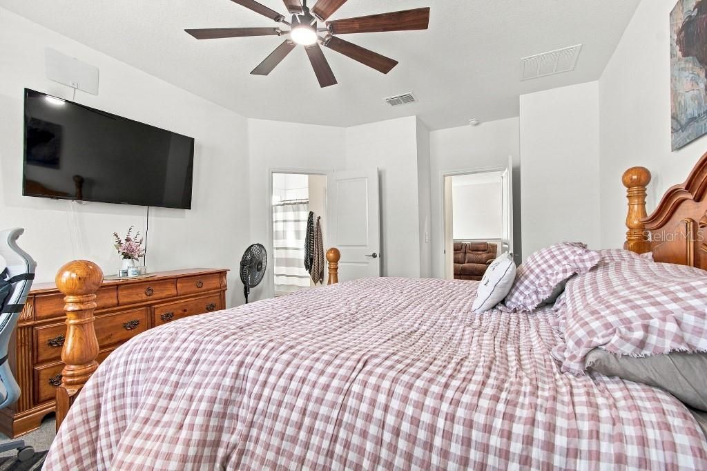Image 28 of property listing at 10824 FANNING SPRINGS COURT, Tampa, FL 33647