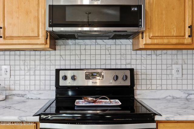 142 Pagoda Ct, Shepherdsville, KY 40165