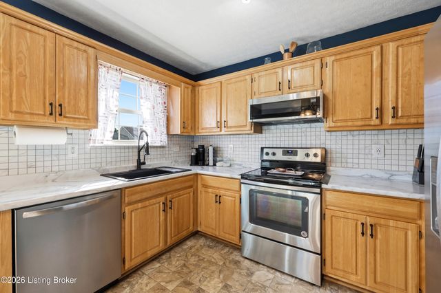 142 Pagoda Ct, Shepherdsville, KY 40165