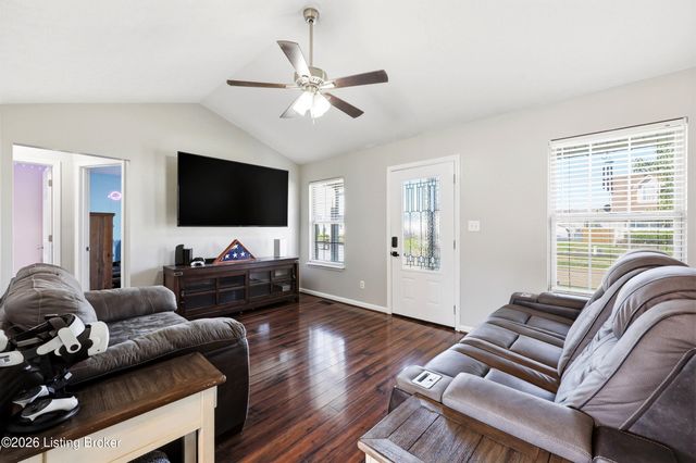 142 Pagoda Ct, Shepherdsville, KY 40165