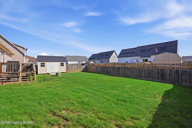 142 Pagoda Ct, Shepherdsville, KY 40165
