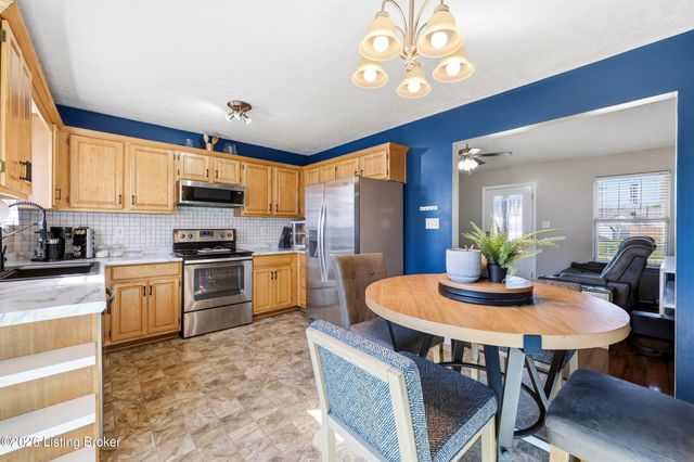 142 Pagoda Ct, Shepherdsville, KY 40165