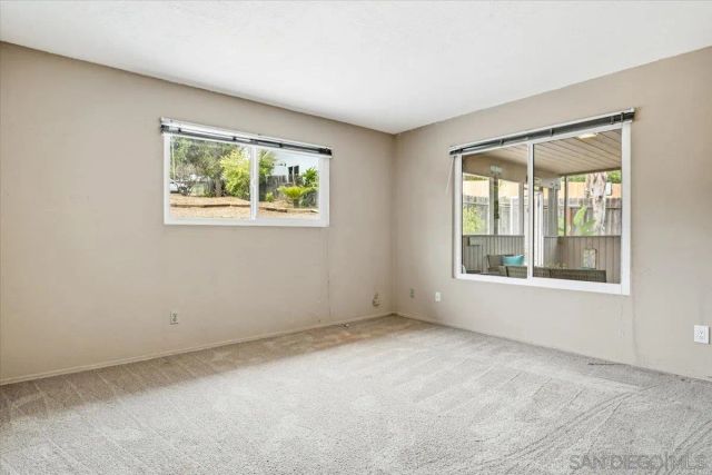 267 Hannalei Dr, Vista, CA 92083
