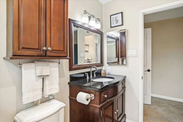 267 Hannalei Dr, Vista, CA 92083