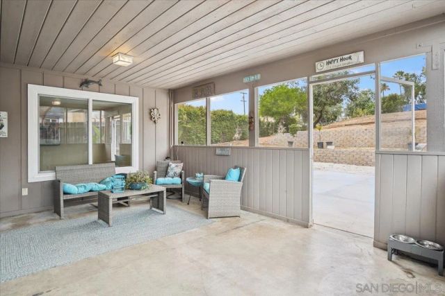 267 Hannalei Dr, Vista, CA 92083