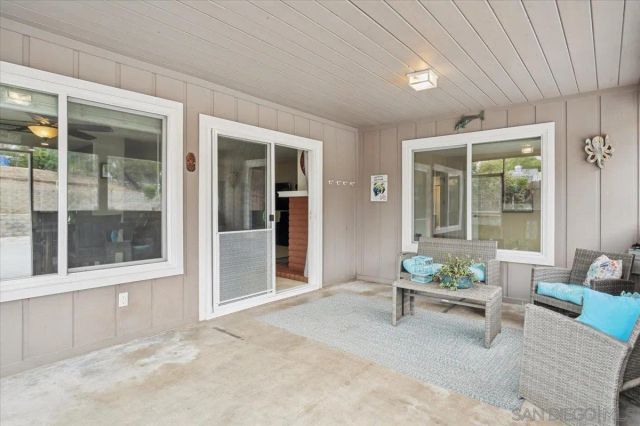 267 Hannalei Dr, Vista, CA 92083
