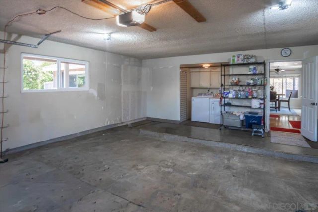 267 Hannalei Dr, Vista, CA 92083