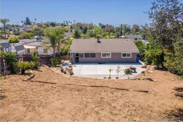 267 Hannalei Dr, Vista, CA 92083