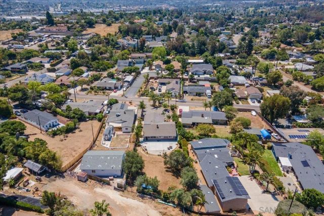 267 Hannalei Dr, Vista, CA 92083