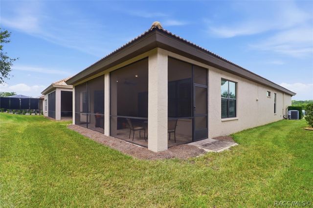 2030 N Bush Hill Loop, Hernando, FL 34442
