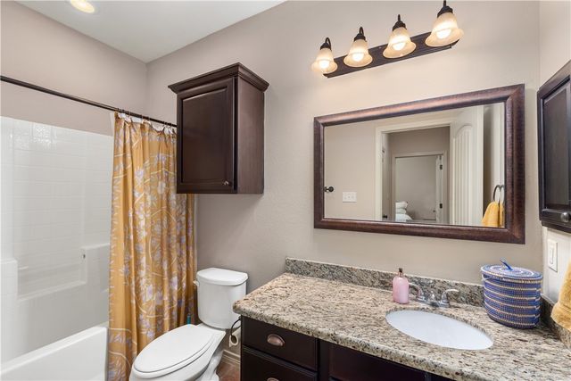 414 Momma Bear Drive, College Station, TX 77845