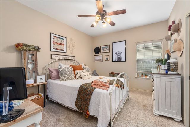 414 Momma Bear Drive, College Station, TX 77845