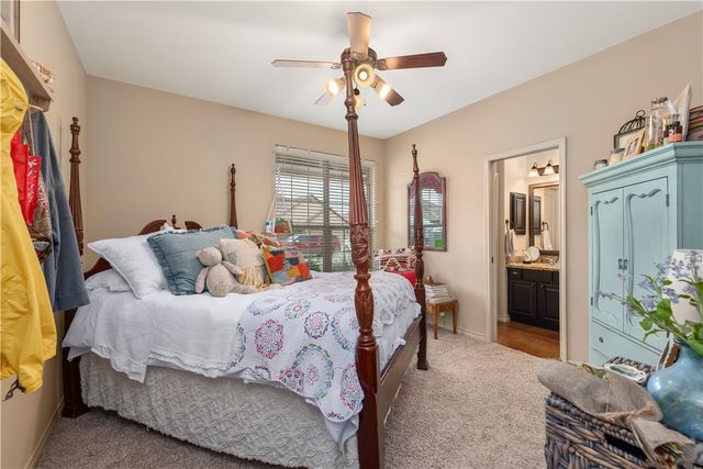 414 Momma Bear Drive, College Station, TX 77845