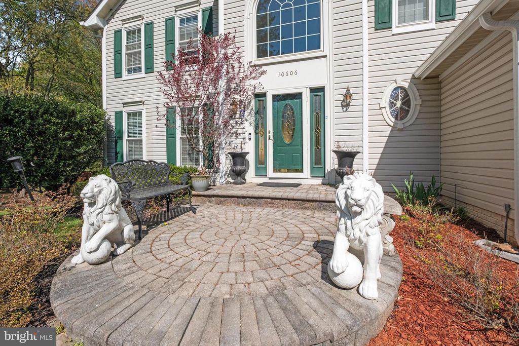 Image 3 of property listing at 10606 FORESTGATE PL, Glenn Dale, MD 20769