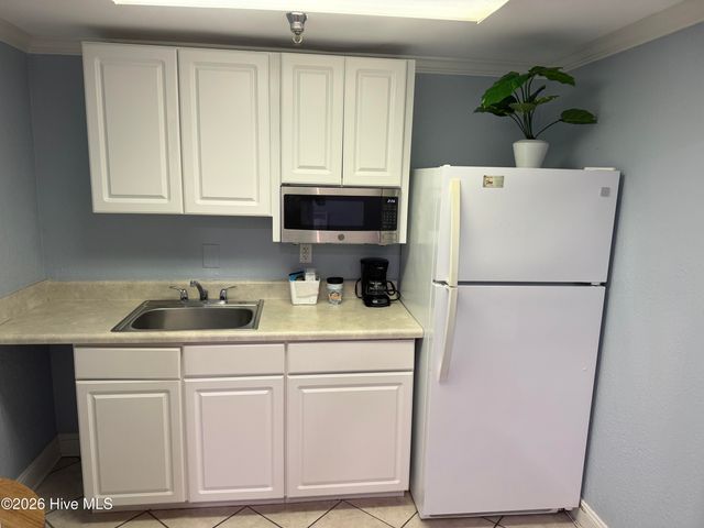 602 W Fort Macon Road 128, Atlantic Beach, NC 28512