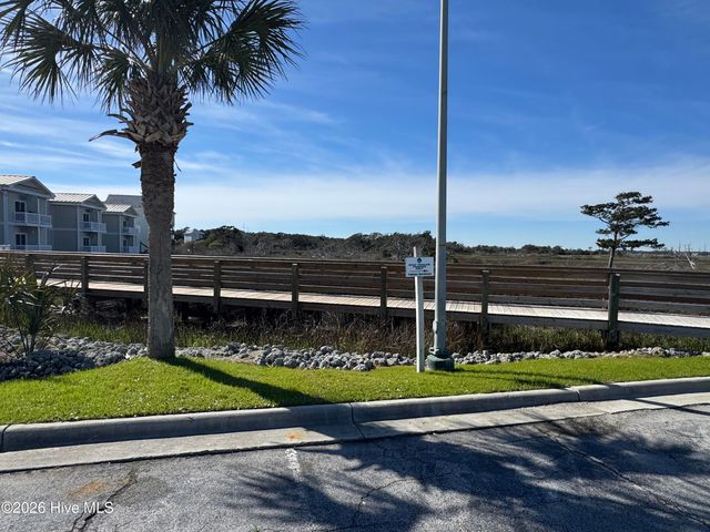 602 W Fort Macon Road 128, Atlantic Beach, NC 28512