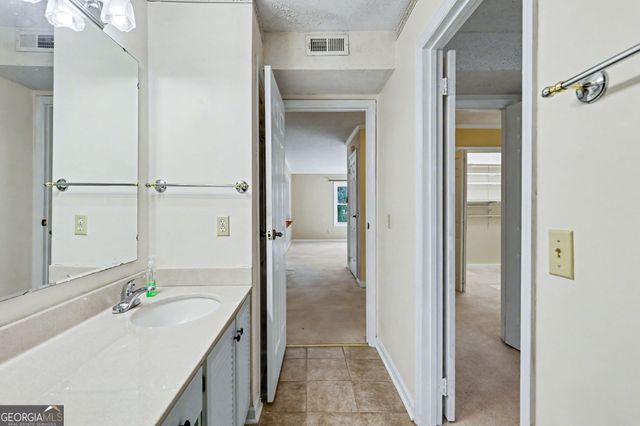 230 Stornoway Drive UNIT 4, Clayton, GA 30525