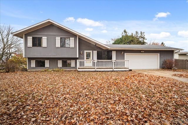 1009 Sutton Drive, Crystal Lake, IL 60014